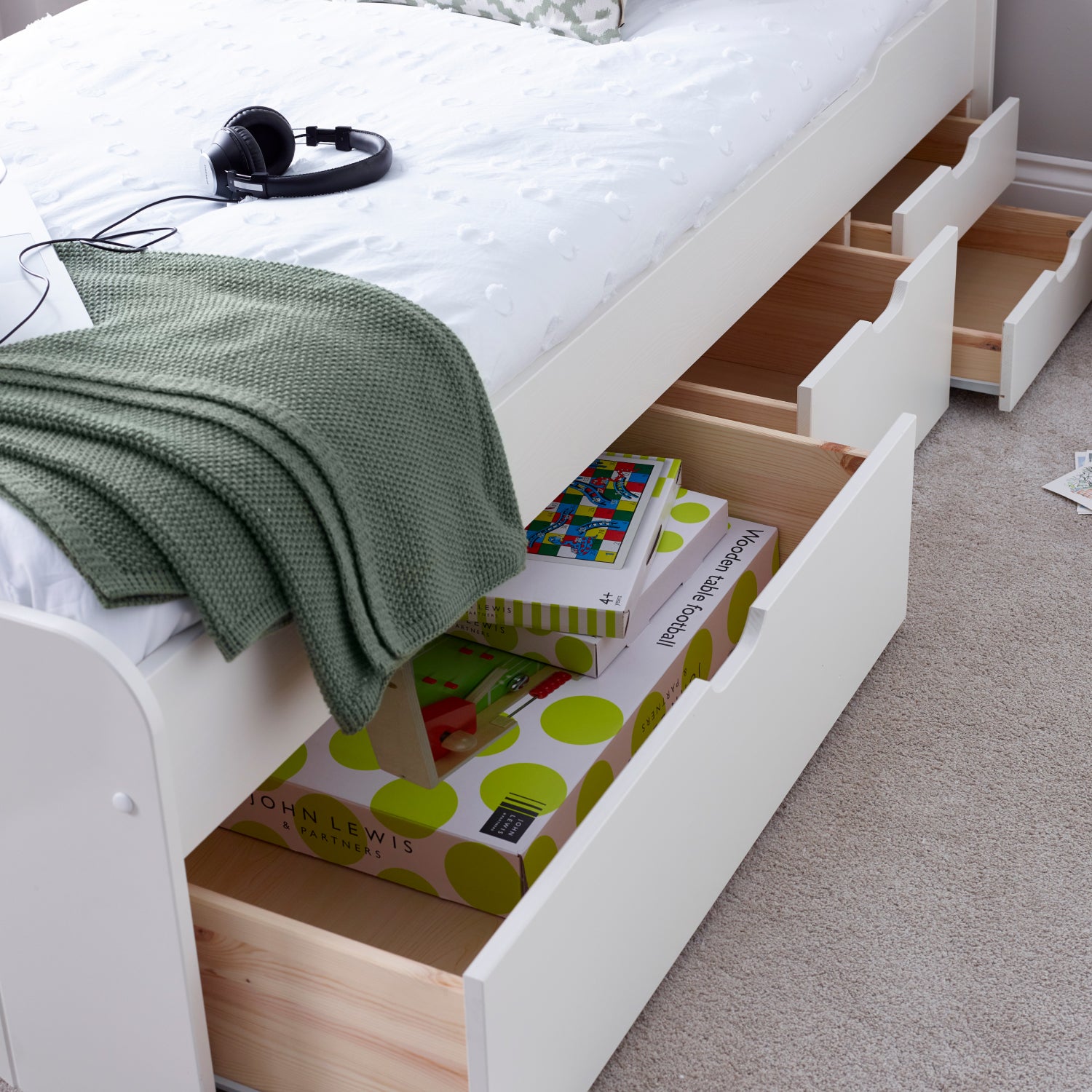 Trend White Wooden 4 Drawer Storage Bed